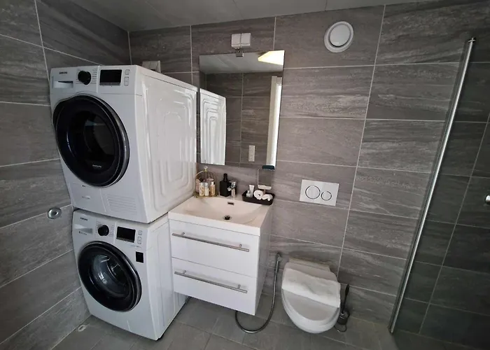 Oslo Central - 3 Bedroom Apartment - Gated Community